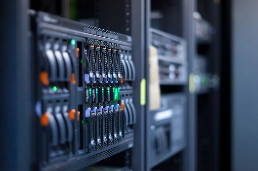 Có nên sử dụng server vật lý không?