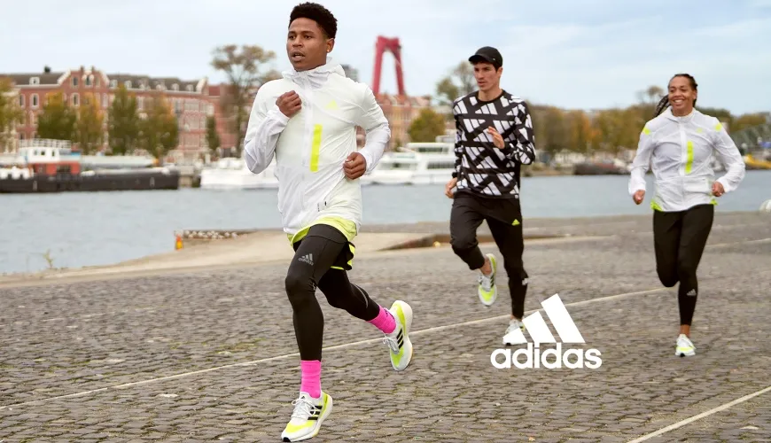 Hình ảnh ra mắt sản phẩm mới của Adidas