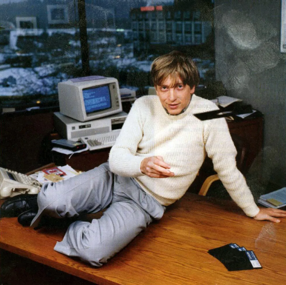 Năm 17 tuổi, Bill Gates mới chính thức nghiêm túc theo đuổi con đường công nghệ thông tin